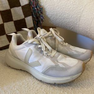 VEJA Condor Running Sneaker